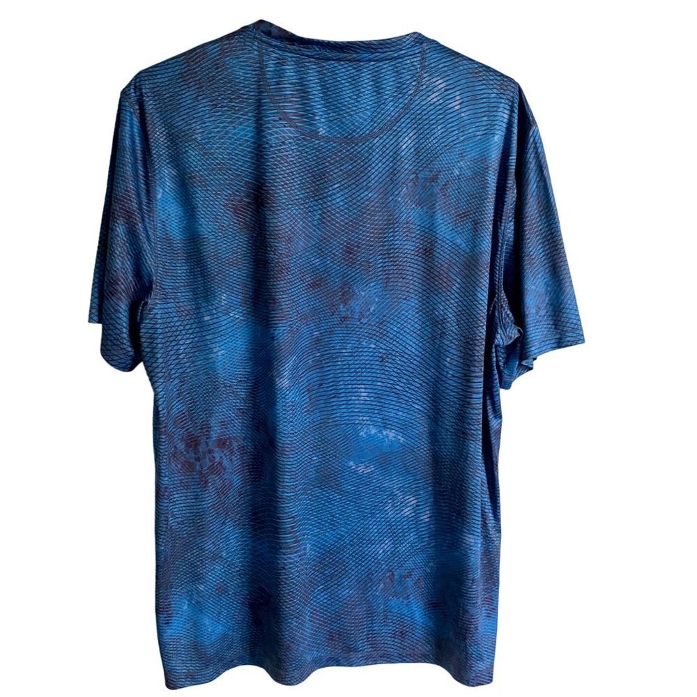 Reel Legends Blue Depths Linear Waves Graphic Tee UPF 40 Men's Large - Picture 6 of 6